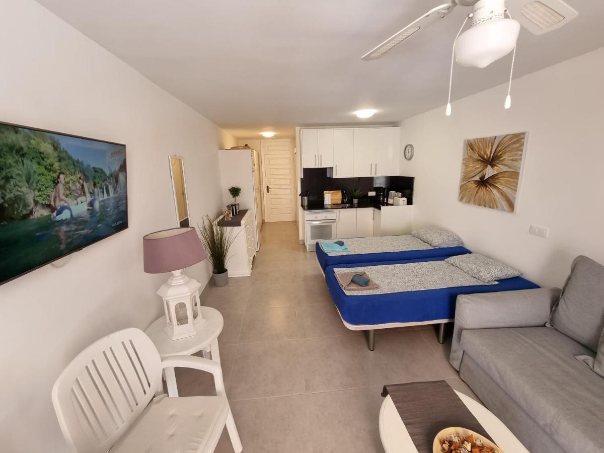 Studio No 2 Just 100 To Beach And Sea, Large Terrace, Heated Pool, Wifi, Aircondition For A Fee ปลายาเดลาสอเมริกาส ภายนอก รูปภาพ