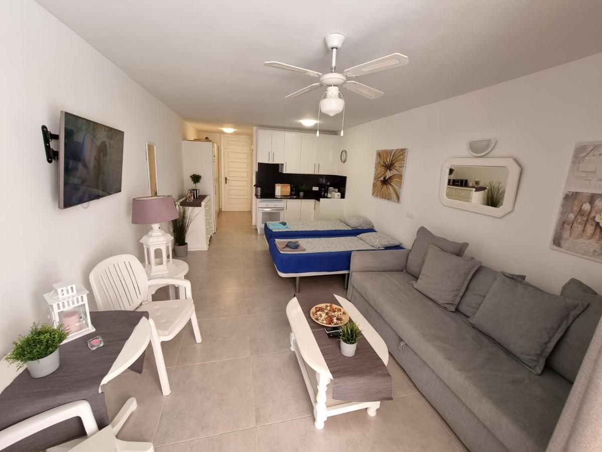 Studio No 2 Just 100 To Beach And Sea, Large Terrace, Heated Pool, Wifi, Aircondition For A Fee ปลายาเดลาสอเมริกาส ภายนอก รูปภาพ